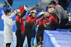 华体会APP-瑞典代表团在速滑比赛中夺得冠军