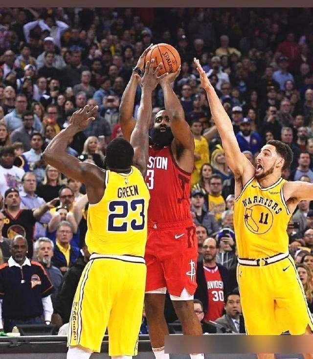 包含火箭客场险胜爵士，哈登三分绝杀的词条