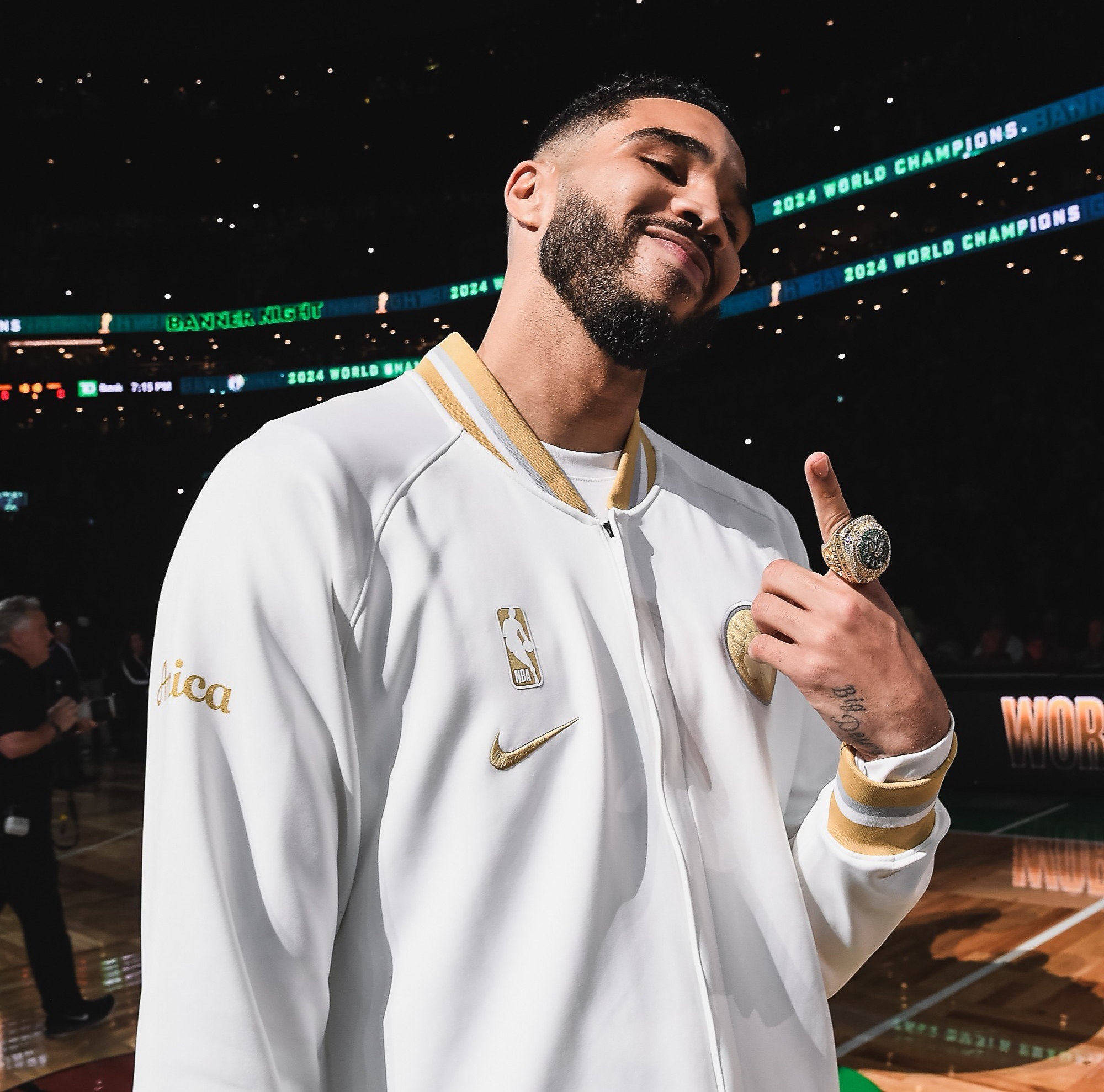 凯尔特人逆转开拓者，取得两连胜