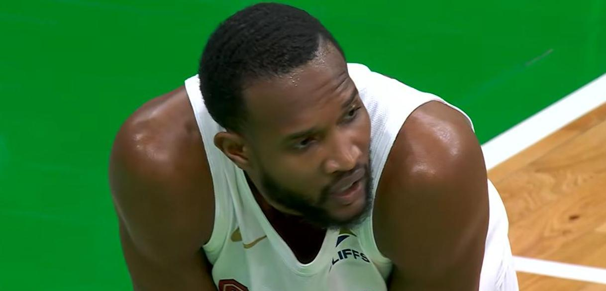 凯尔特人逆转开拓者，取得两连胜