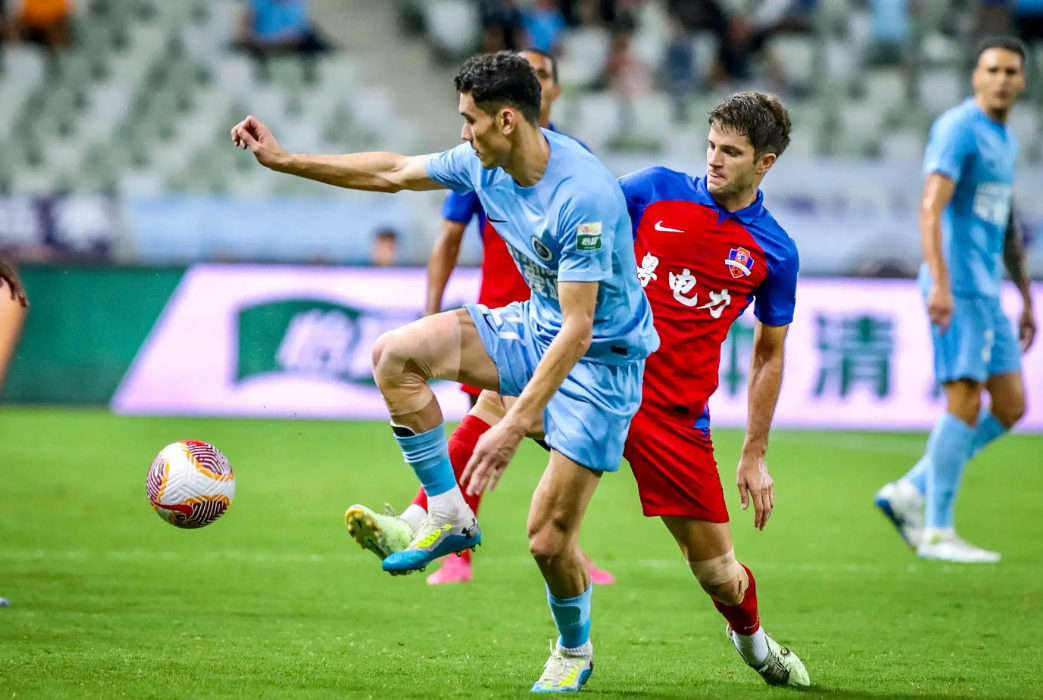 中超火爆对决!时隔多年再现传奇对决 中超火爆对决!时隔多年再现传奇对决